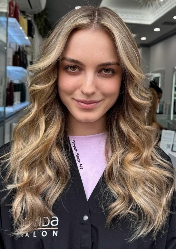 Suzanna look at Davida Salon NYC (2)